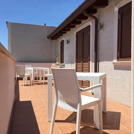Palazzo Eliss Bed & Breakfast Margherita Di Savoia Bagian luar foto