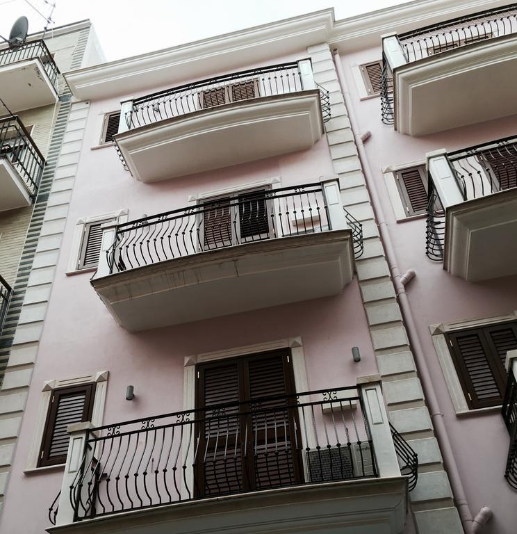 Palazzo Eliss Bed & Breakfast Margherita Di Savoia Bagian luar foto
