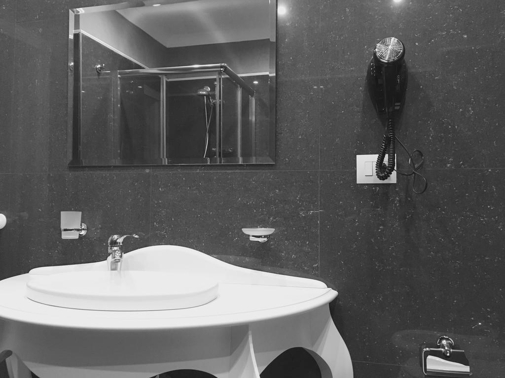 Palazzo Eliss Bed & Breakfast Margherita Di Savoia Ruang foto