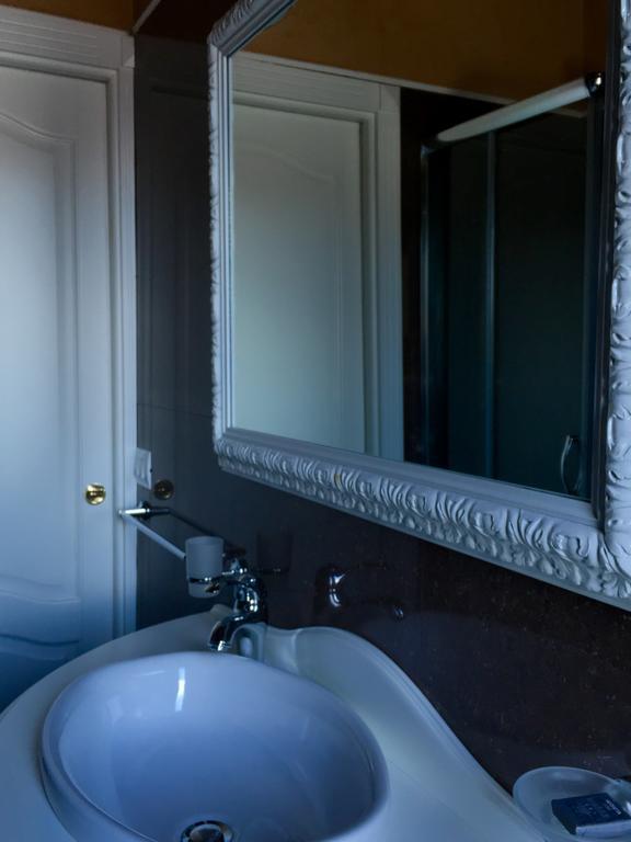 Palazzo Eliss Bed & Breakfast Margherita Di Savoia Ruang foto