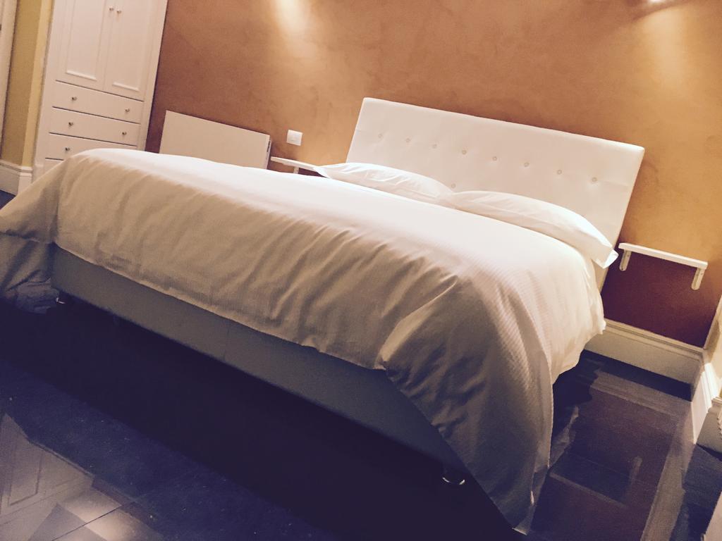 Palazzo Eliss Bed & Breakfast Margherita Di Savoia Bagian luar foto